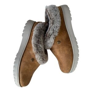 *** SOLD** BOBS FROM SKECHERS W/ MEMORY FOAM BROWN KEEPSAKES US 8 SHOES SLIPPERS